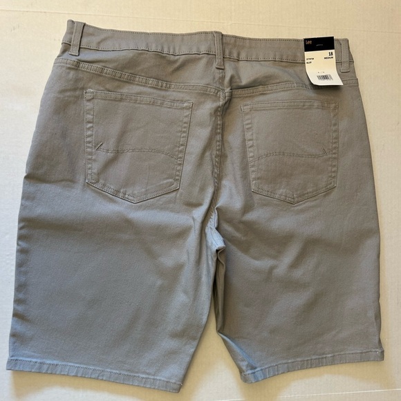 Lee Relaxed Fit Mid Rise Bermuda Alloy shorts. NWT Sz-18M C20 - Picture 7 of 13